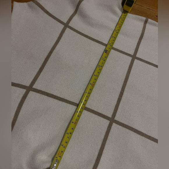 Elegant and Soft Sweater - Picture 7 of 8